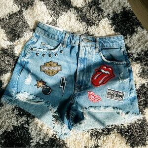 zara jean shorts with patches